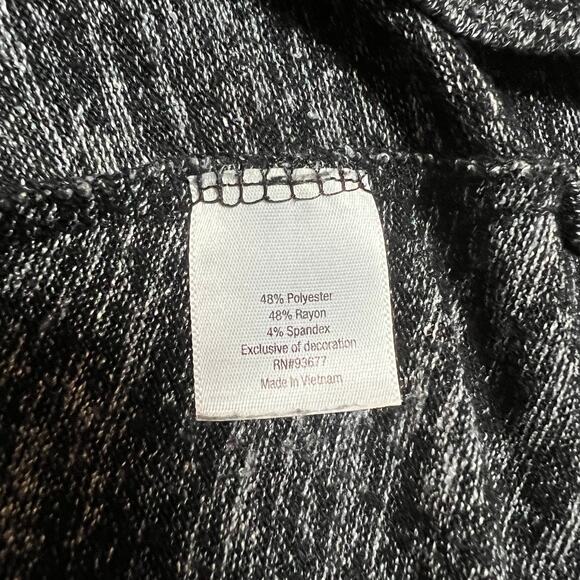 a.n.a. V-Neck Knit T-Shirt Size XL Stretch Casual Minimalist Neutral Lightweight - Picture 5 of 7